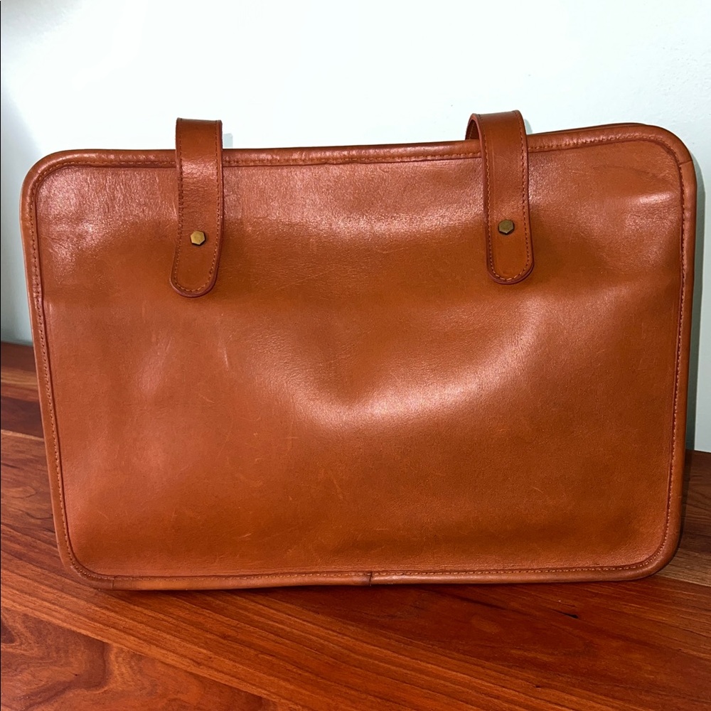 Classic Tan Leather Vintage Bag